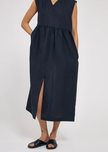 APRON LINEN Dress // Black