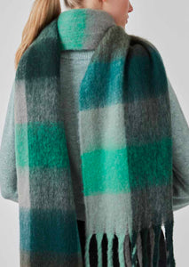 SNUG Scarf // Faded green check