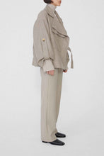 Load image into Gallery viewer, STATEMENT Jacket //Oat